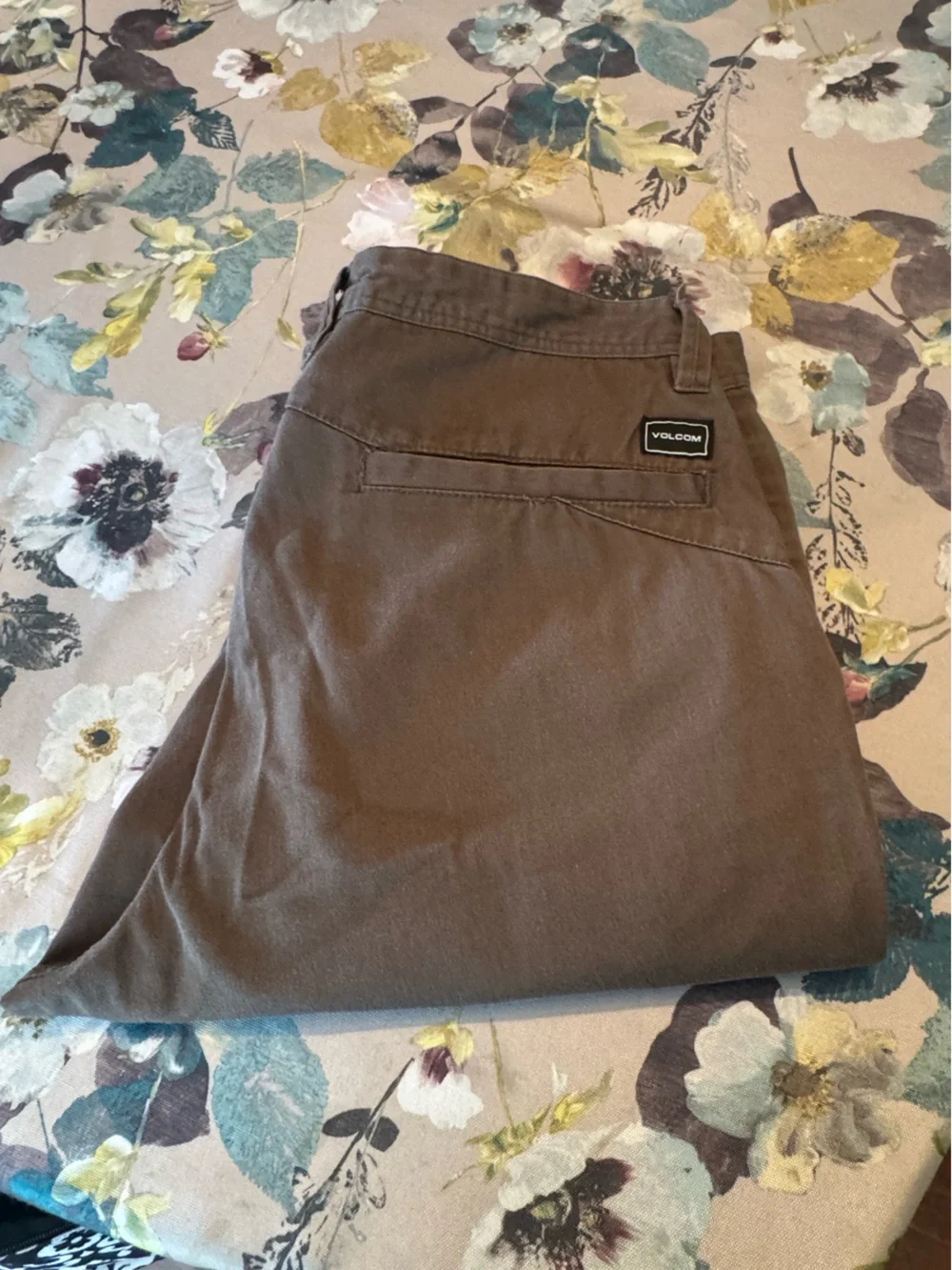 Volcom Olive Brown Men's Casual Shorts Size 34/31